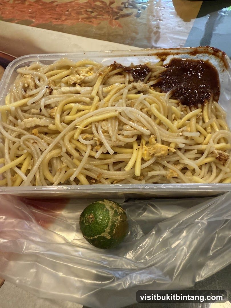 Noodles with Sauce and Lime