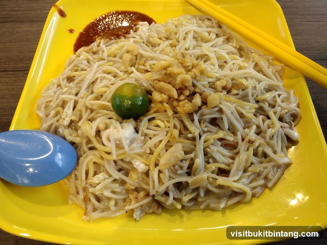 Noodles with Chili Sauce and Lime