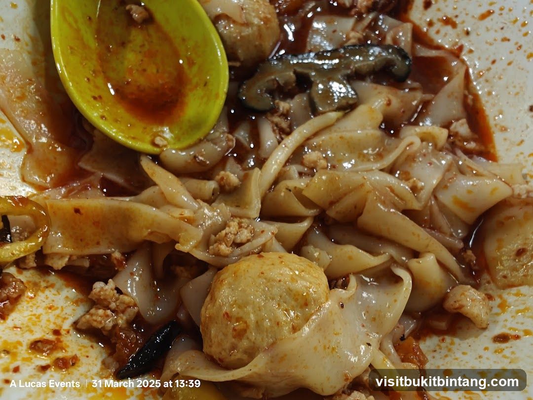 Noodles with Meat and Sauce