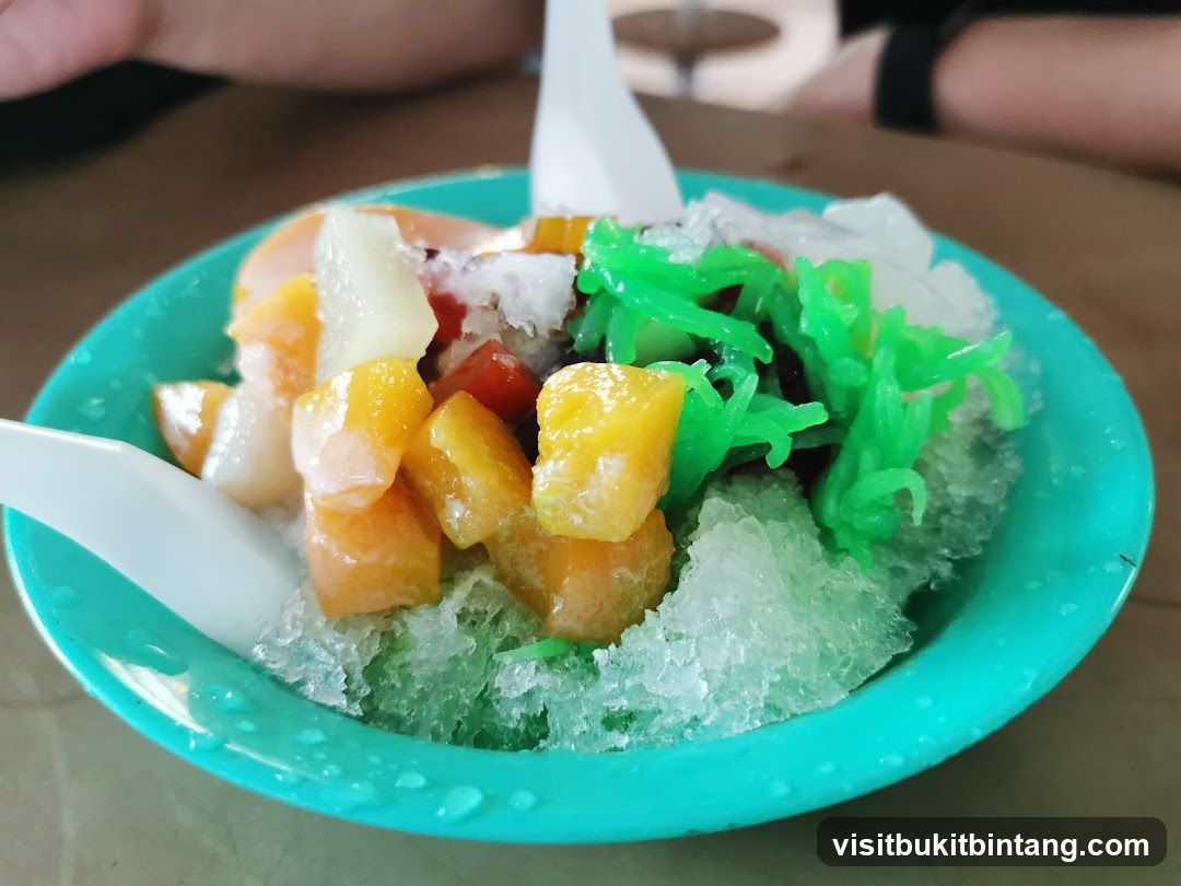 Dessert with shaved ice and fruit