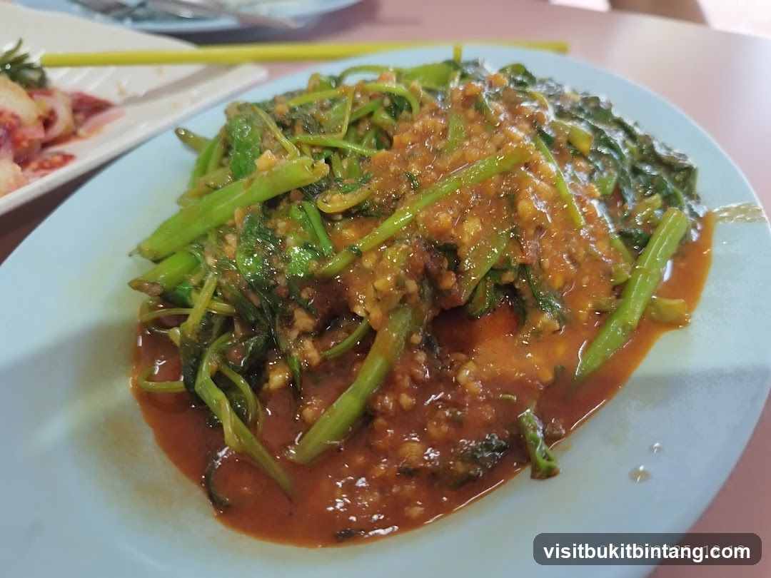 Stir-fried Water Spinach with Sauce