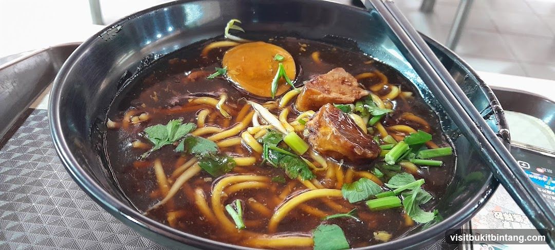 Noodle Soup with Braised Pork and Egg