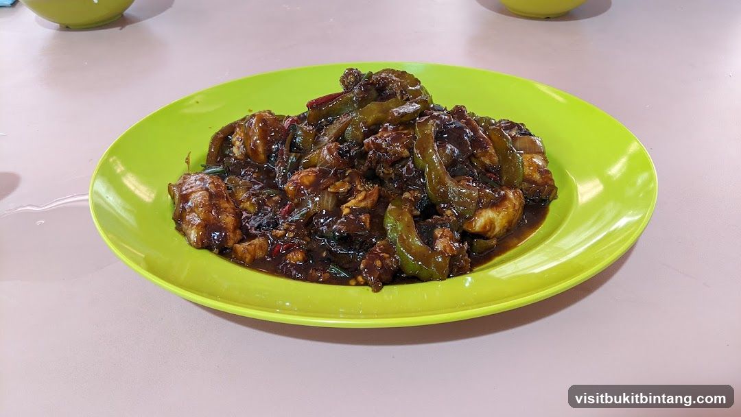 Stir-fried dish with bitter melon and meat