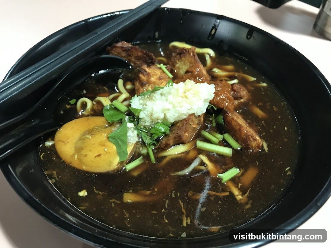 Noodle Soup with Egg and Meat