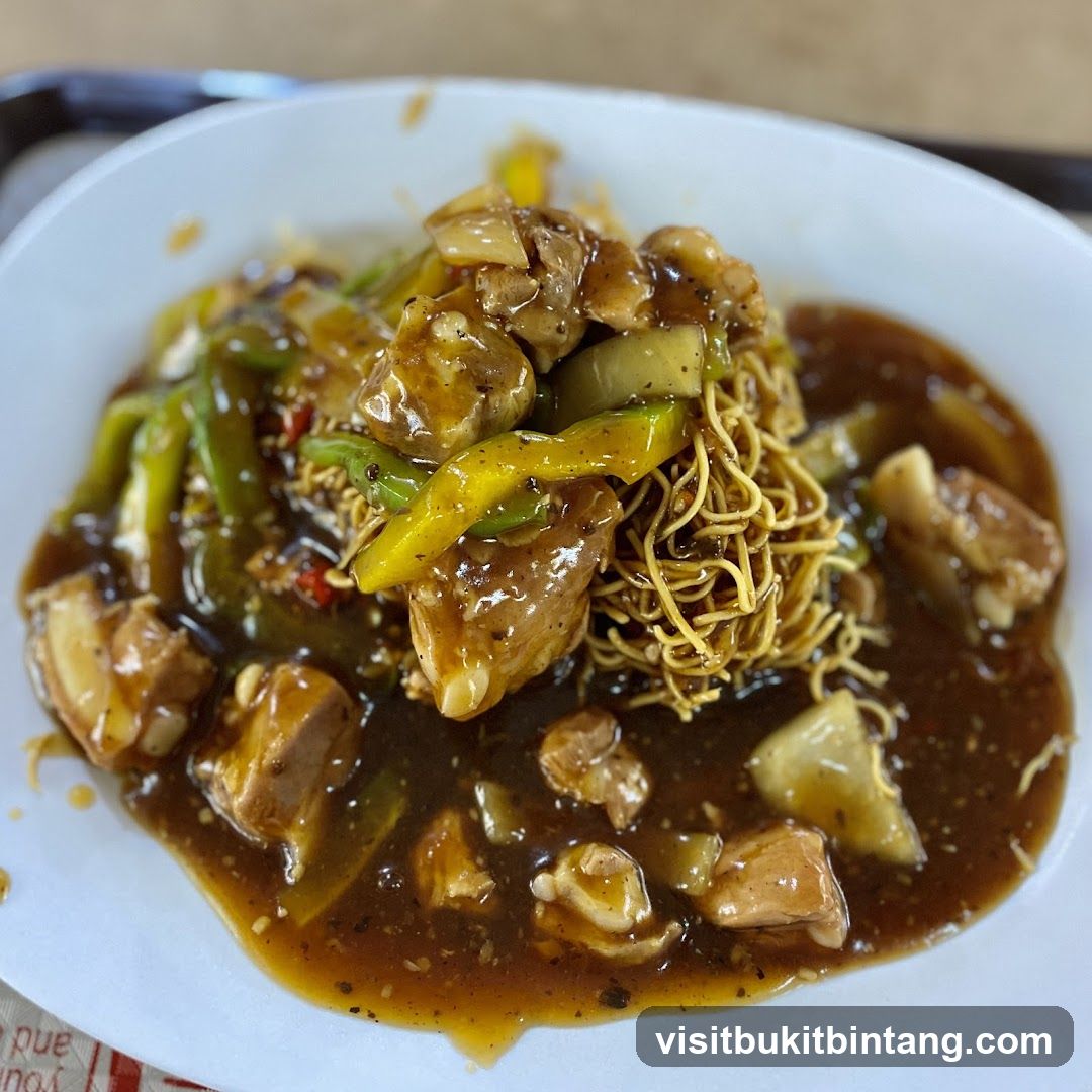 Crispy Noodles with Meat and Vegetables