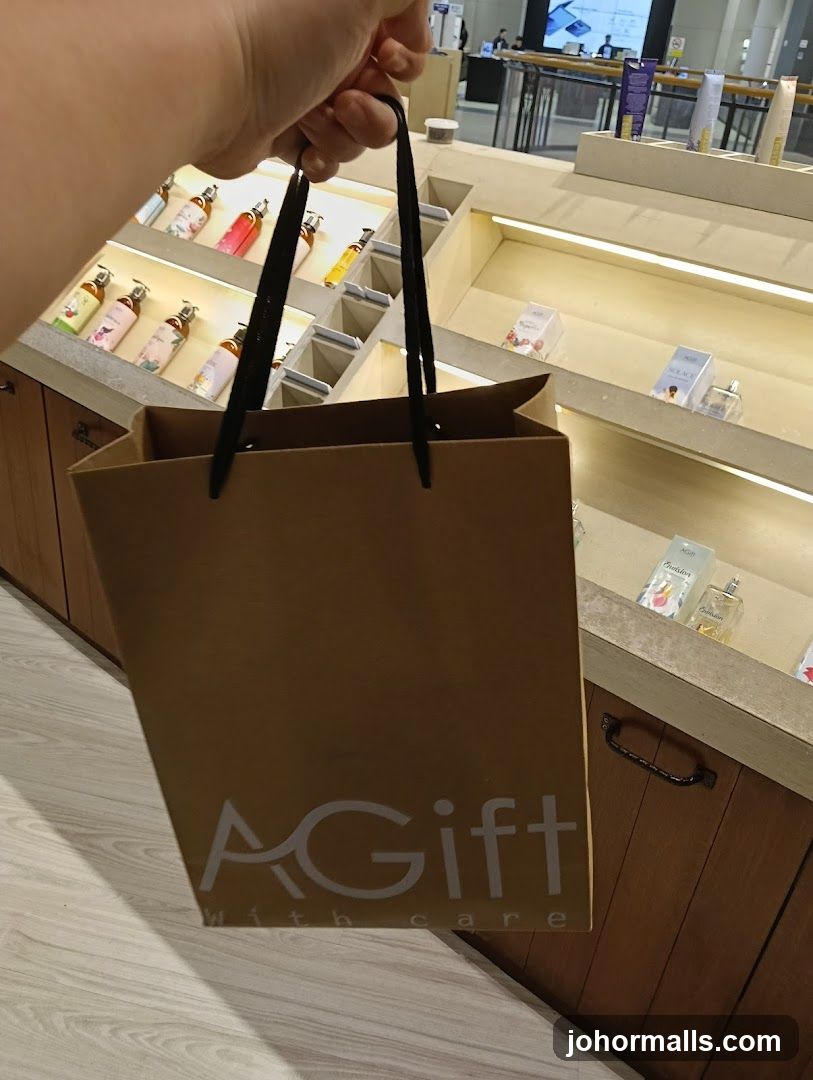 Shopping bag at retail counter