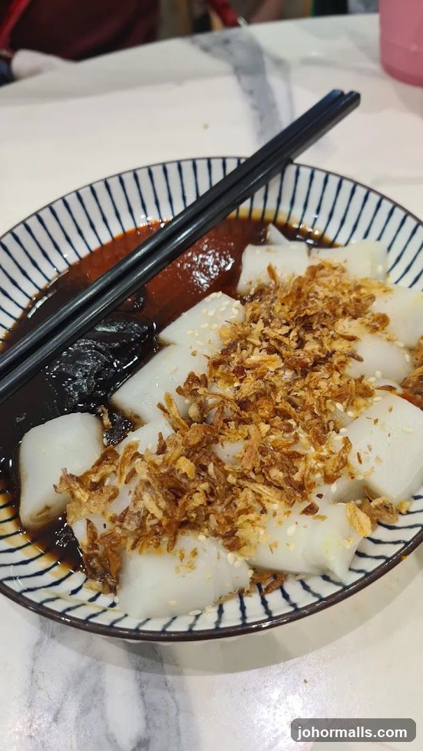 Cheung Fun with Fried Shallots
