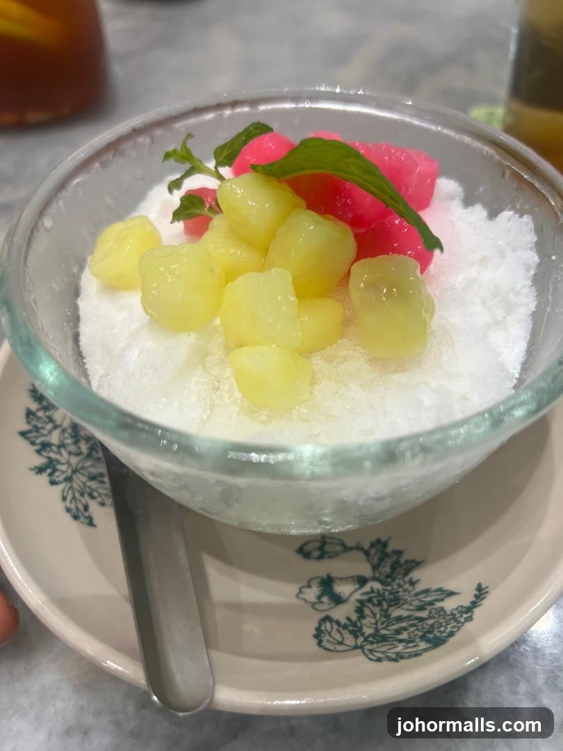 Dessert with shaved ice and fruit