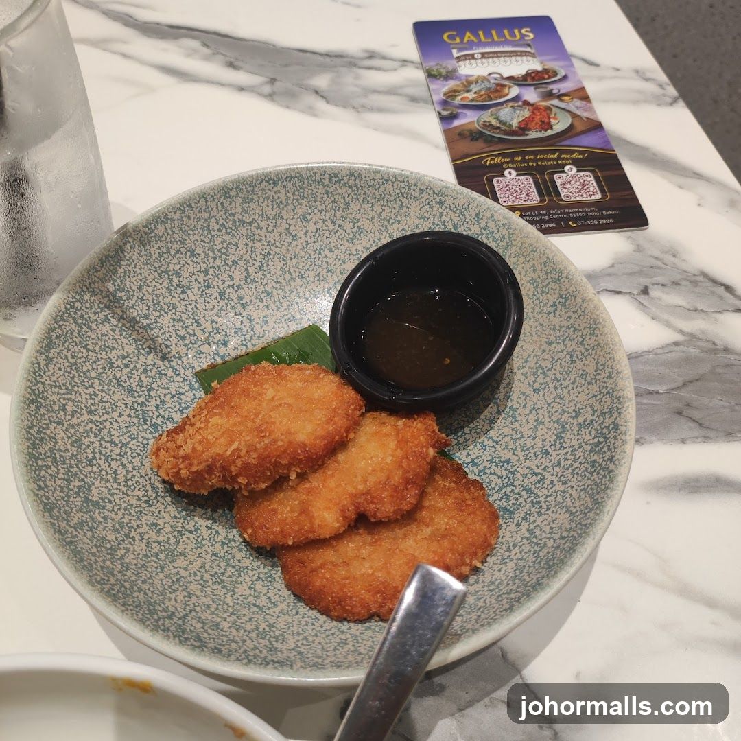 Fried Appetizers with Dipping Sauce