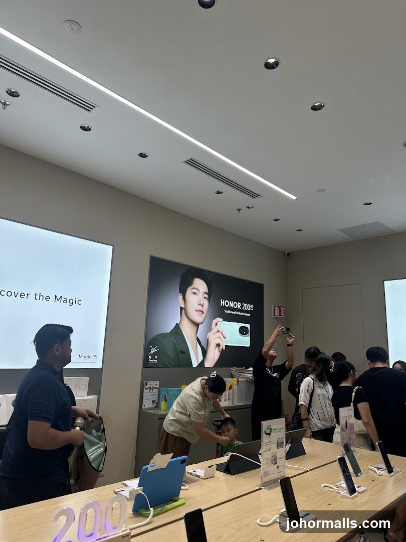 HONOR Experience Store @ AEON Mall Tebrau City