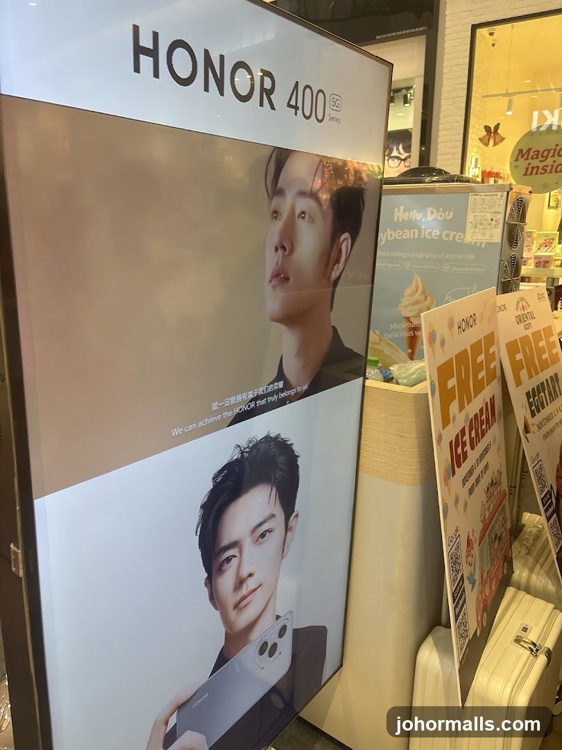 Honor 400 5G promotional display