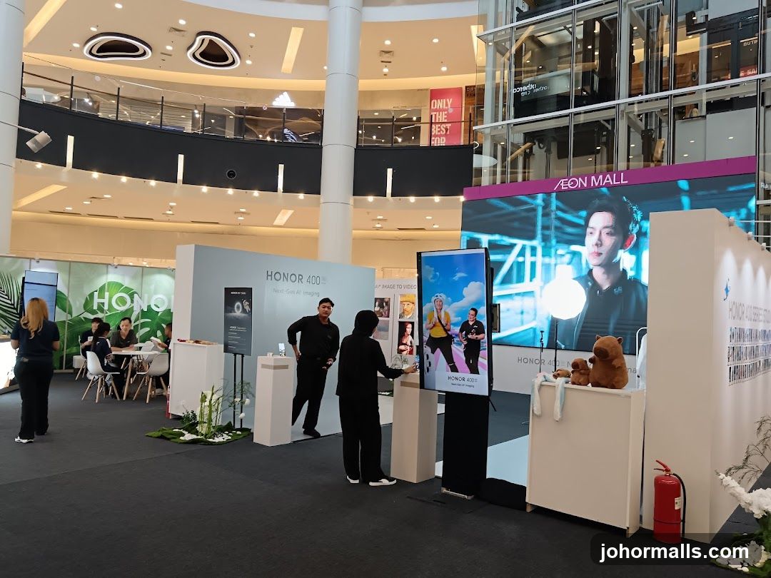 Honor 400s Exhibition Booth at AEON MALL