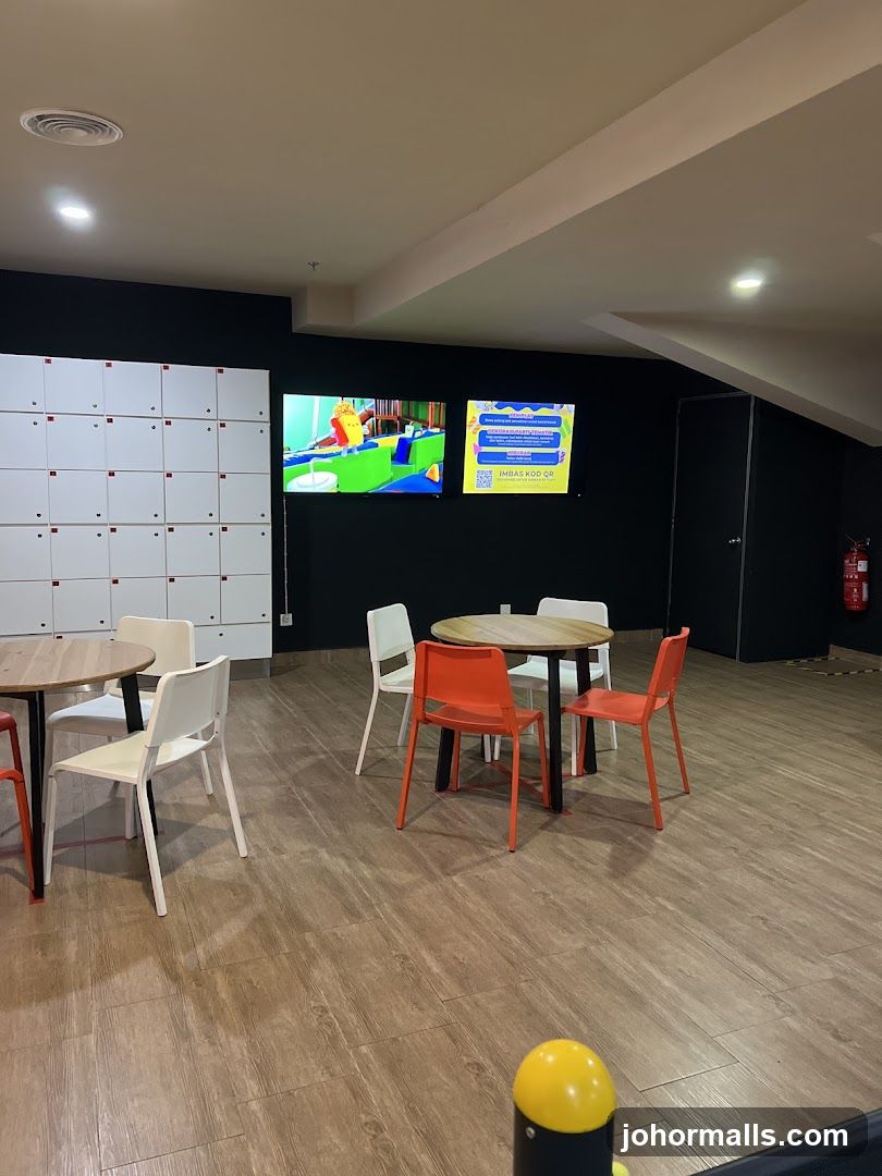 Waiting Area with Lockers and Screens