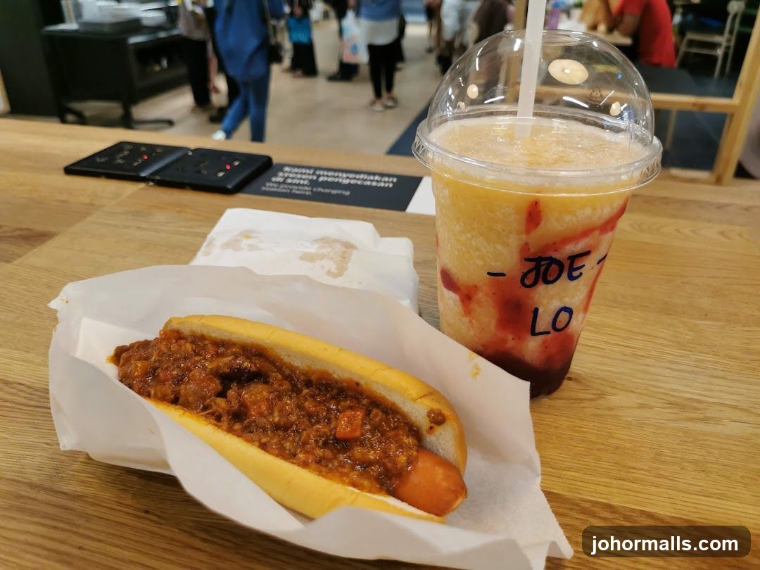 Chili Dog and Smoothie