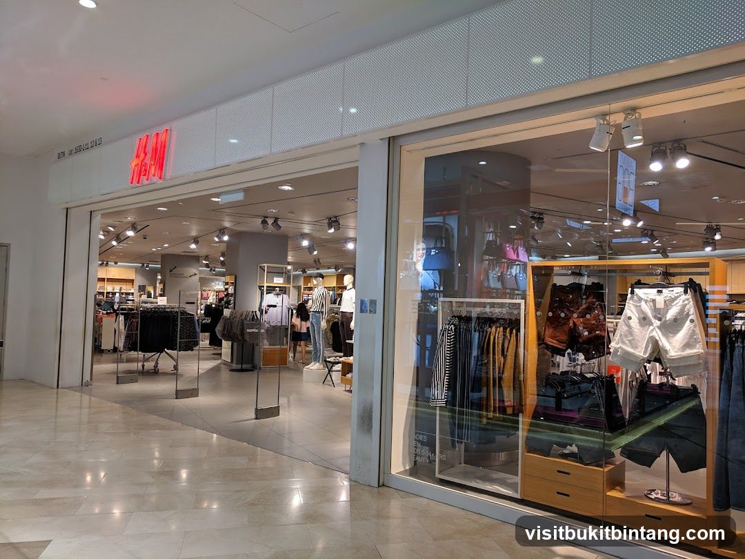 H&M Storefront