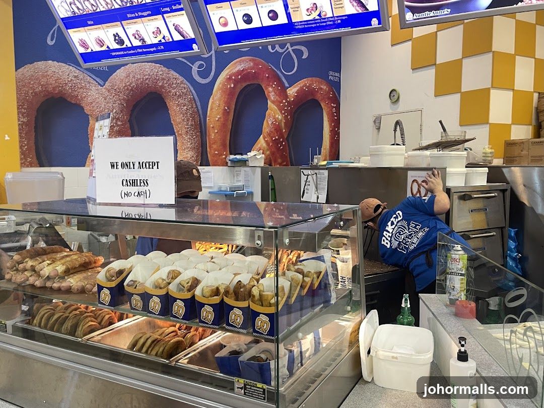 Auntie Anne's Pretzel Display