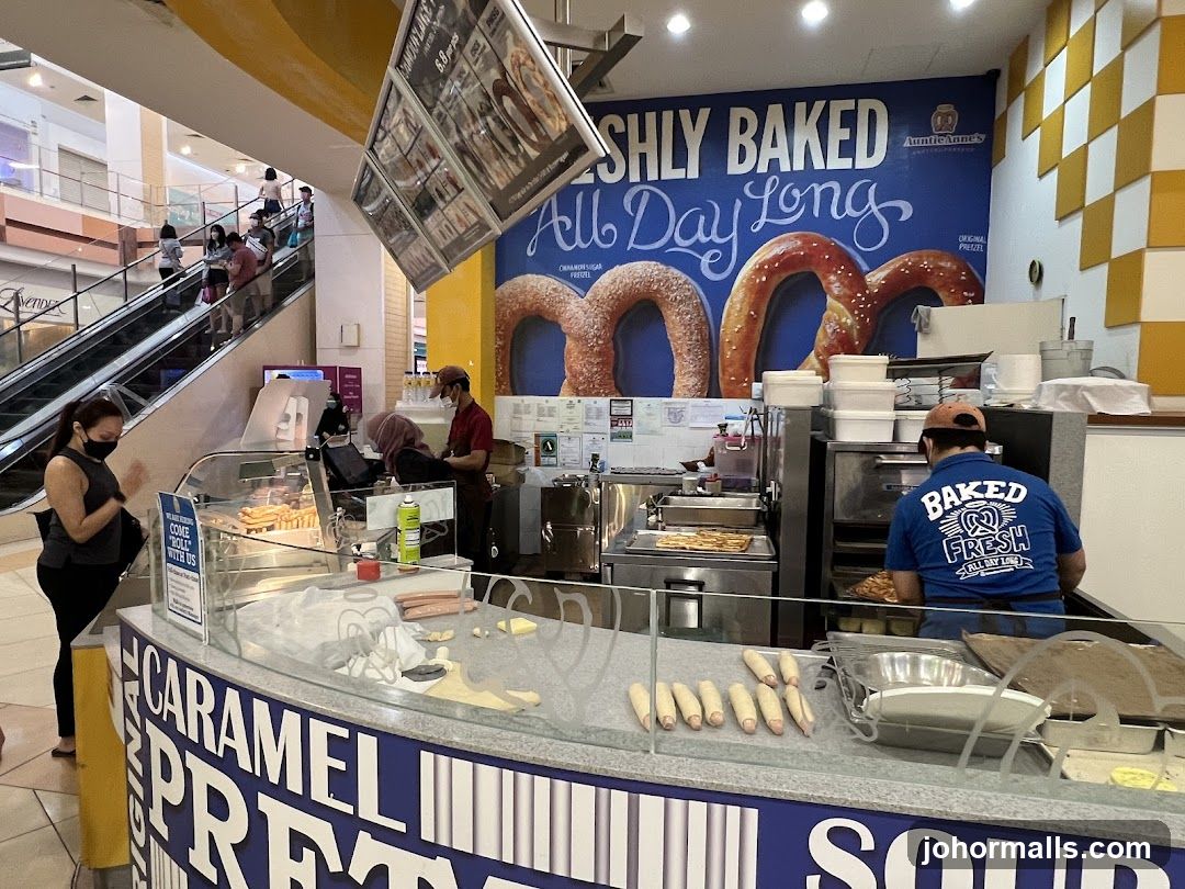 Auntie Anne's Pretzel Stand
