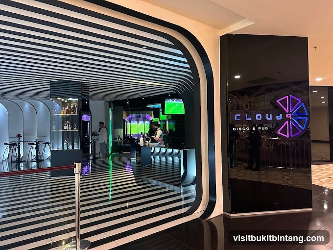 Cloud 9 Disco & Pub Entrance