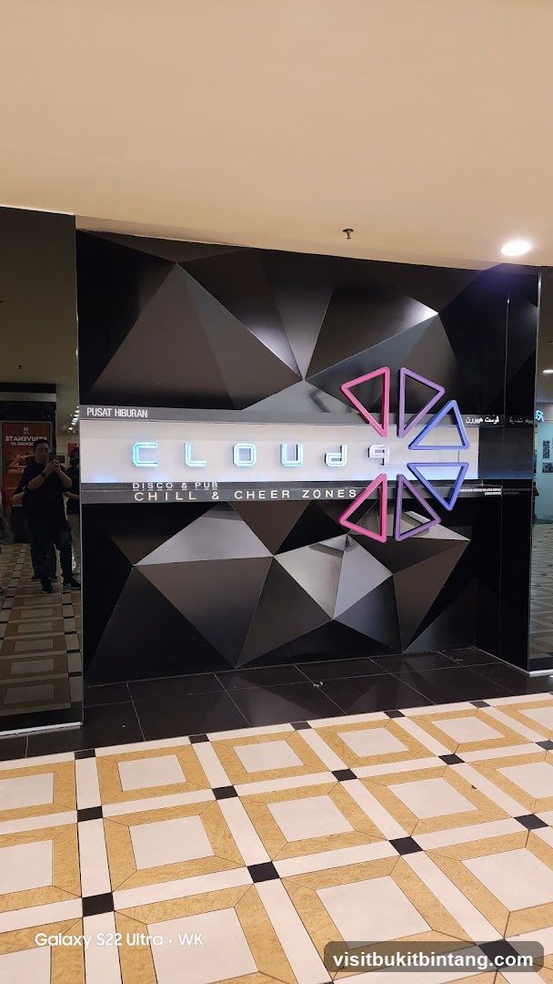 Cloud 9 Disco & Pub Entrance