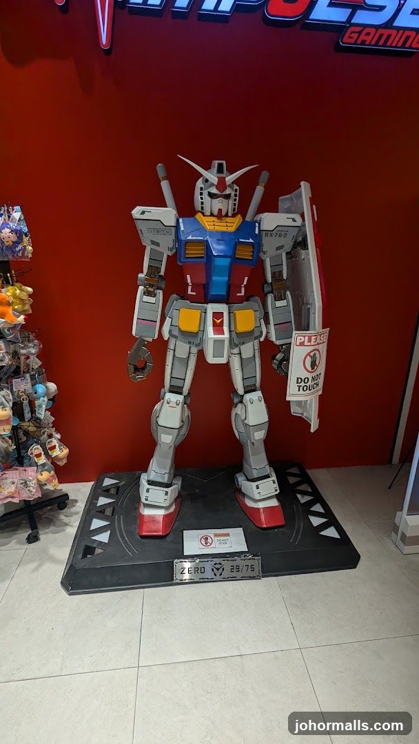 Gundam Statue