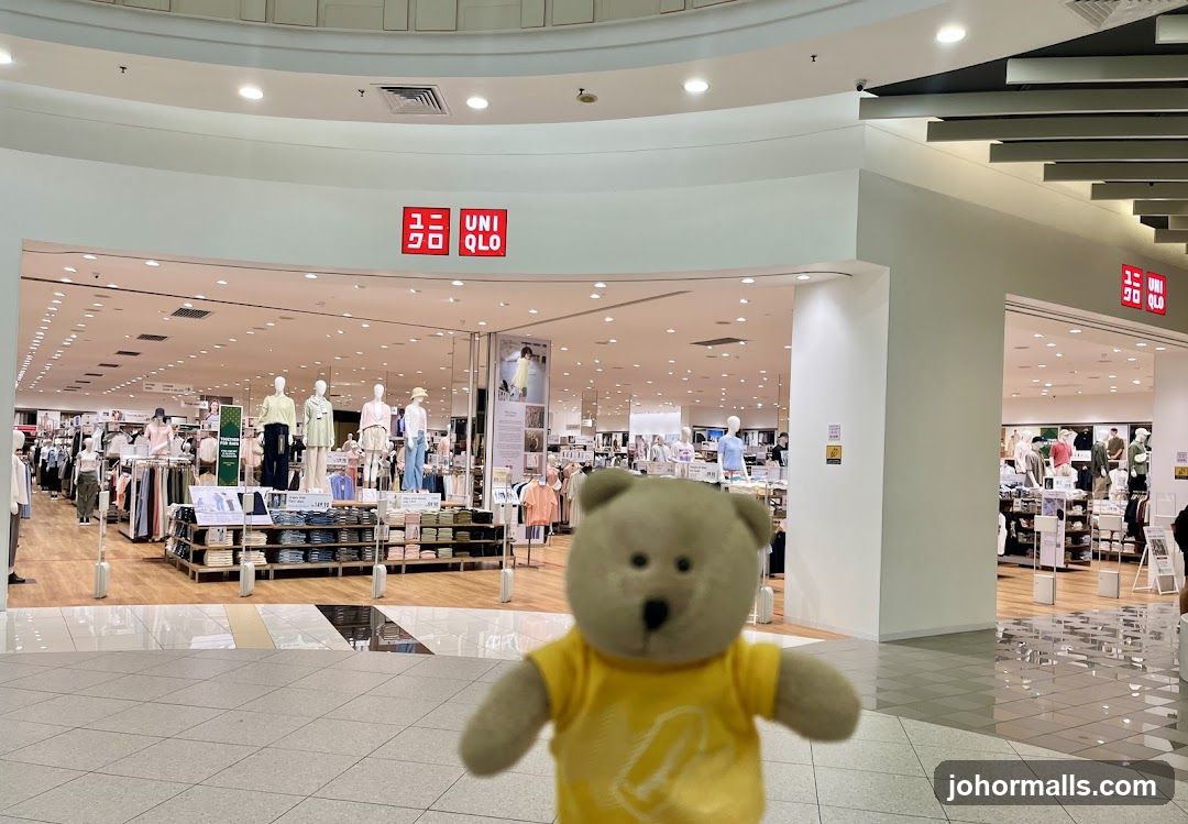 UNIQLO Storefront