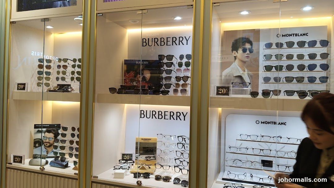 Eyewear Display