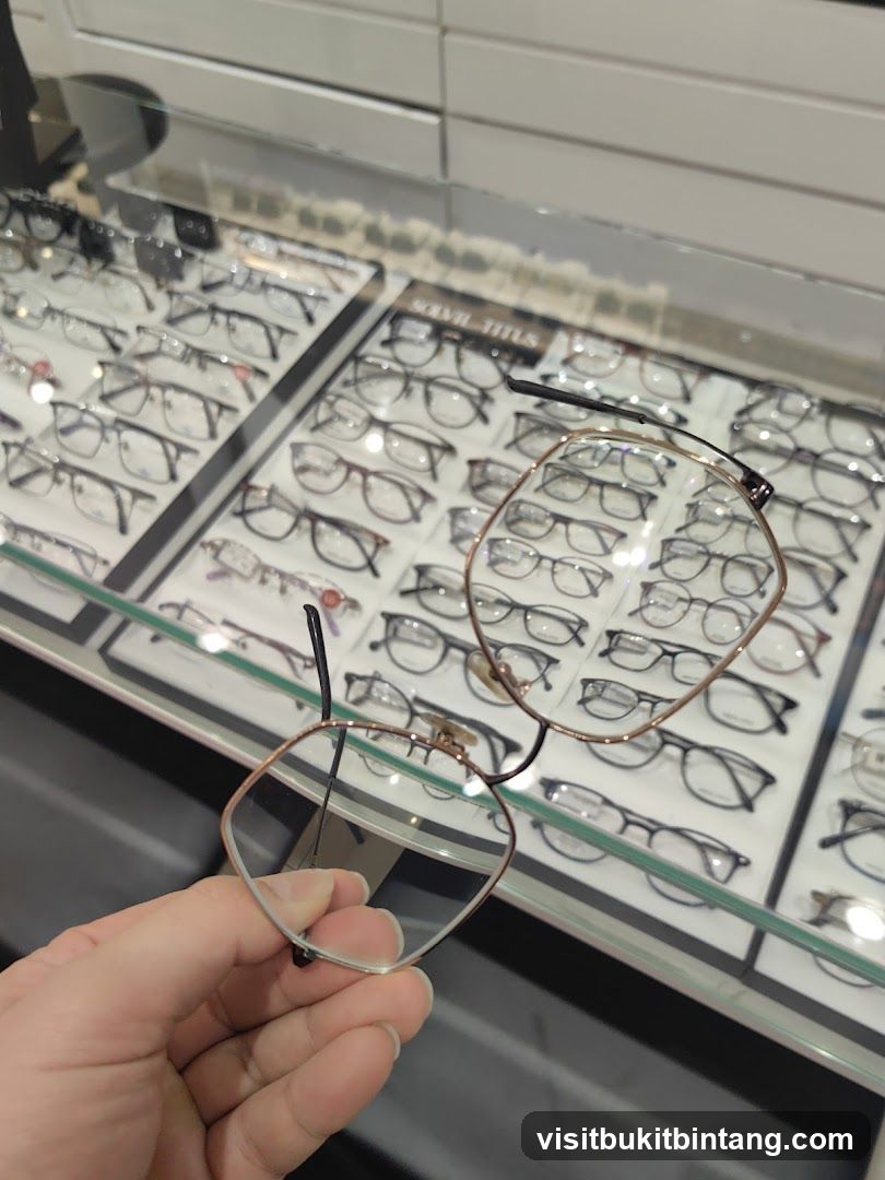 Eyeglasses Display