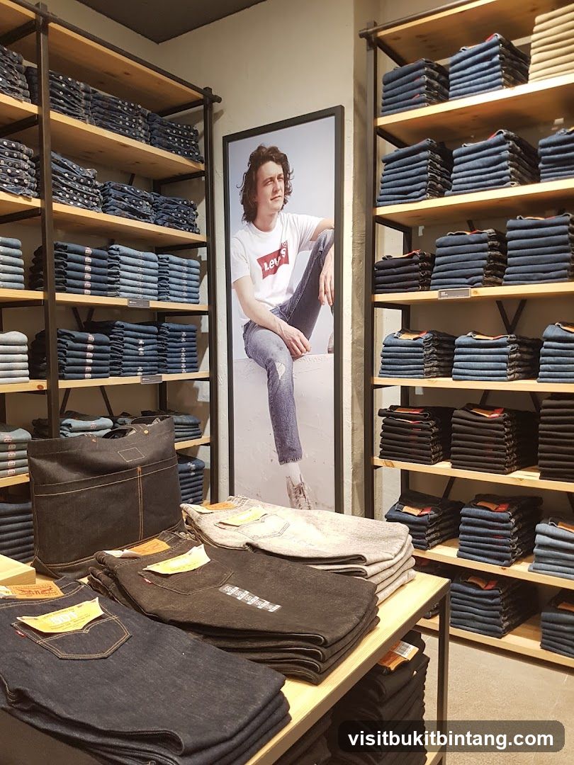 Levi's Store Display