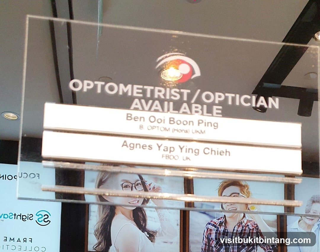Optometrist/Optician Available Sign