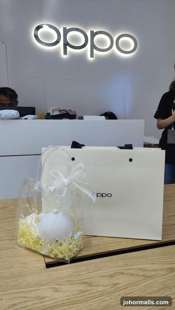 OPPO Experience Store AEON TEBRAU