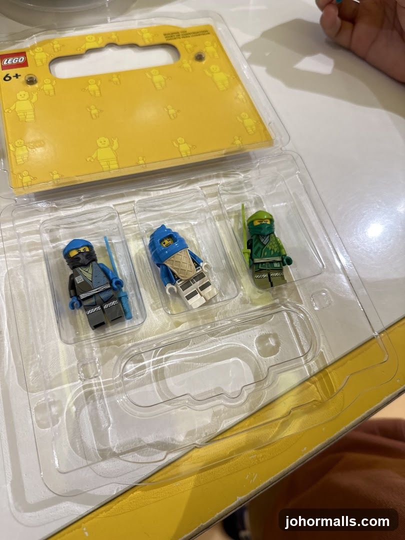 LEGO Ninjago Minifigure Set