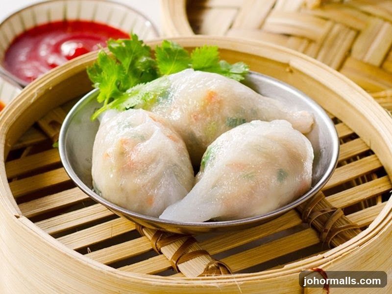 Steamed Dumplings with Dipping Sauce