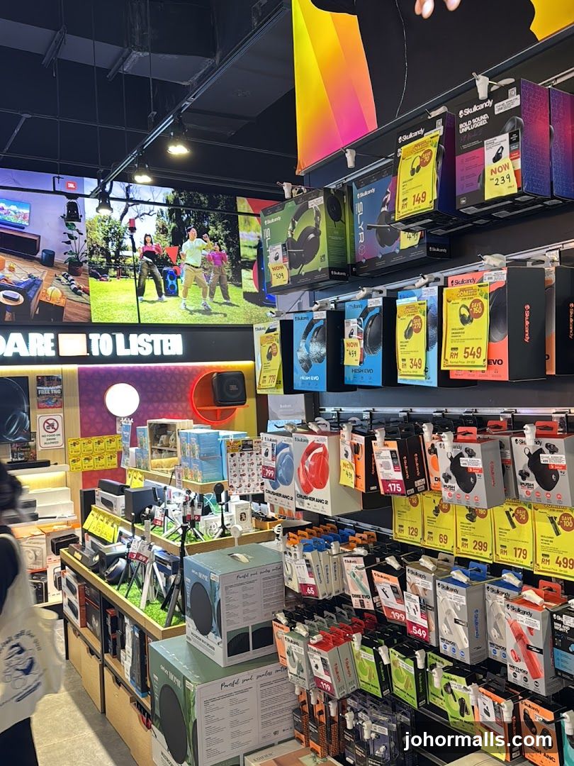 Electronics Store Display