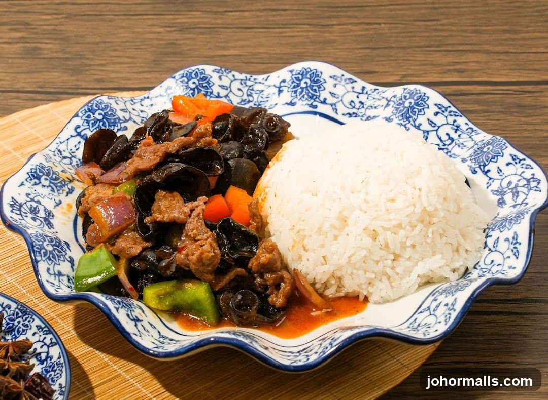 Beef and Wood Ear Mushroom Stir-fry with Rice