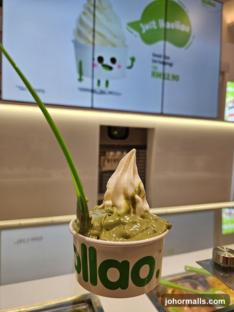 Frozen Yogurt with Matcha Topping