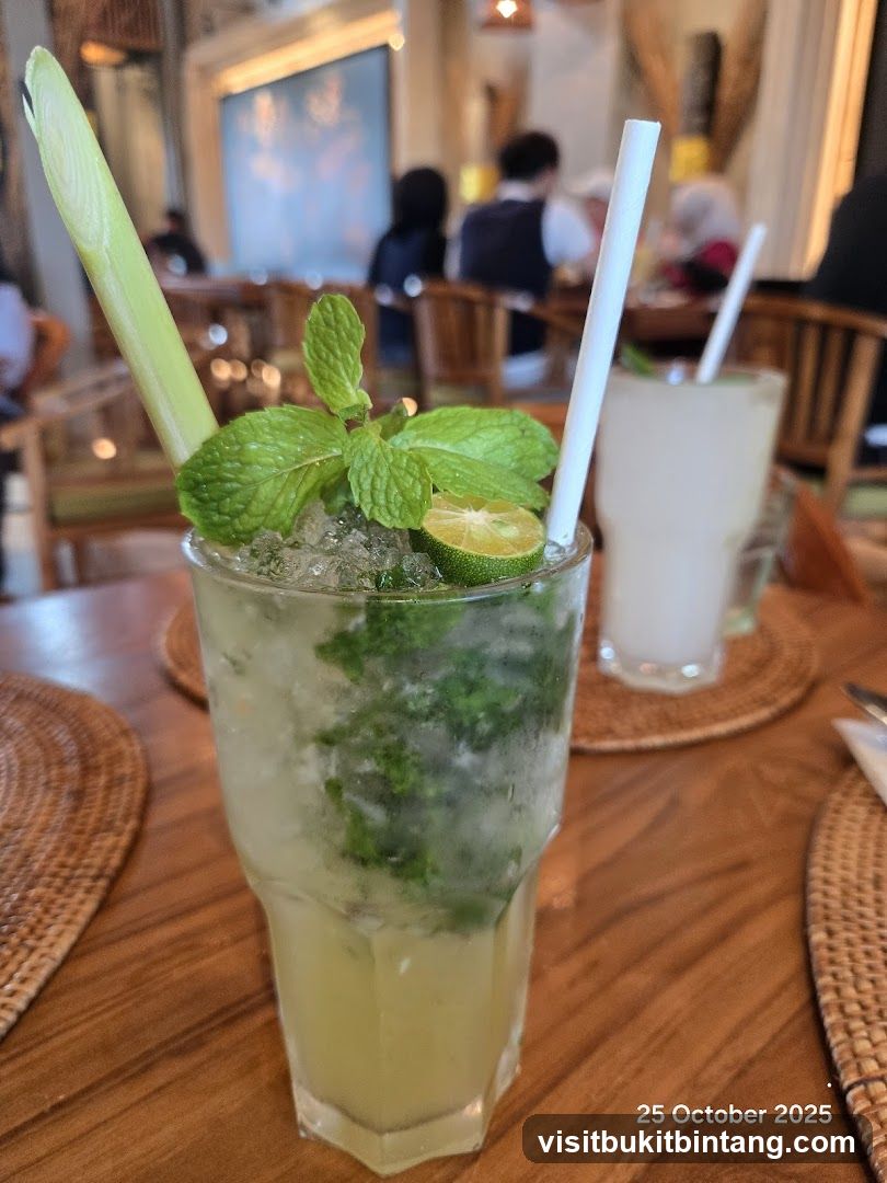 Refreshing Drink with Mint and Lime
