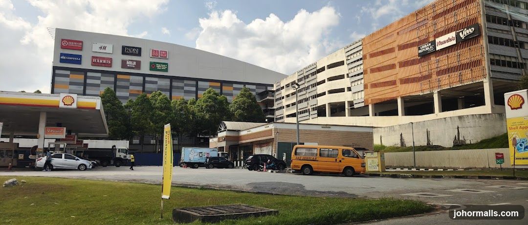 Shell Gas Station and Shopping Complex