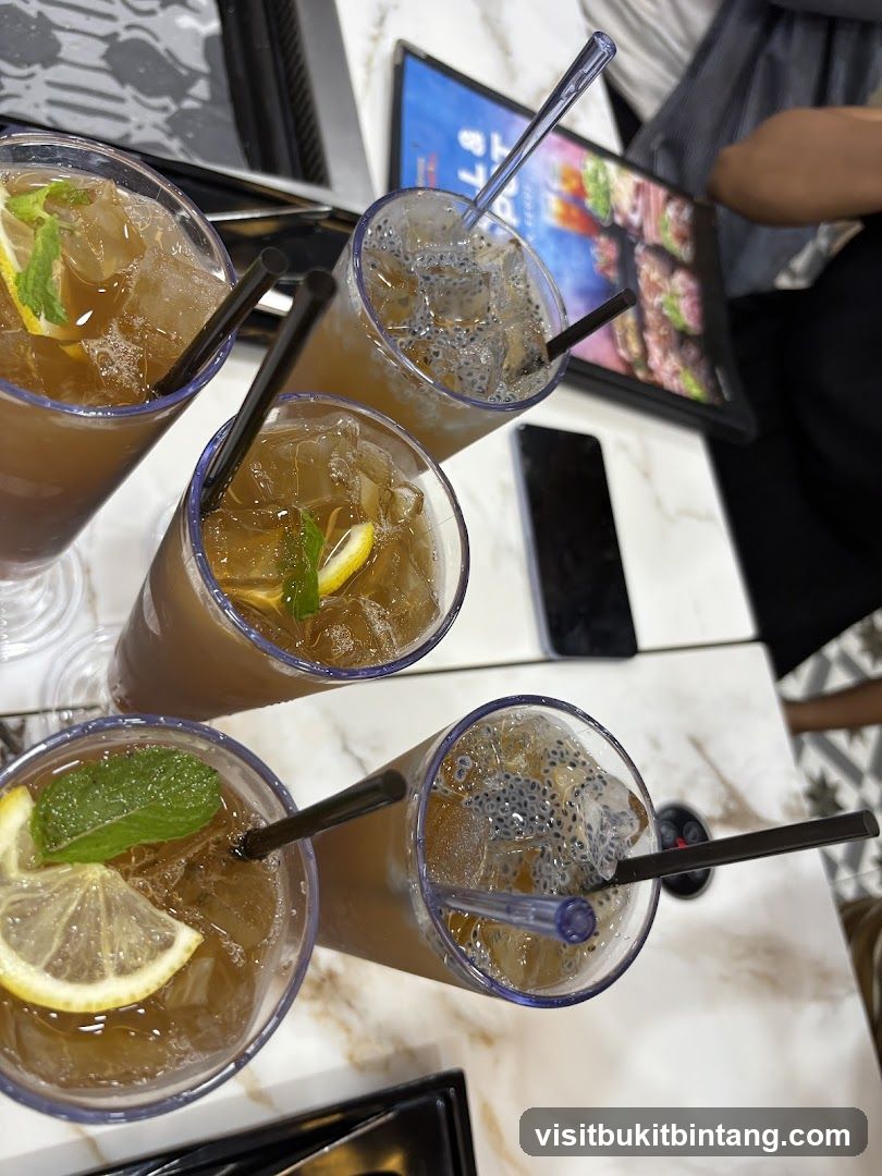 Iced Drinks with Lemon and Mint