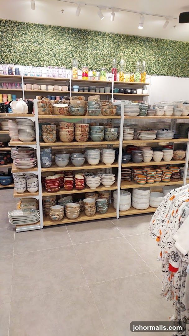 Home Goods Store Display