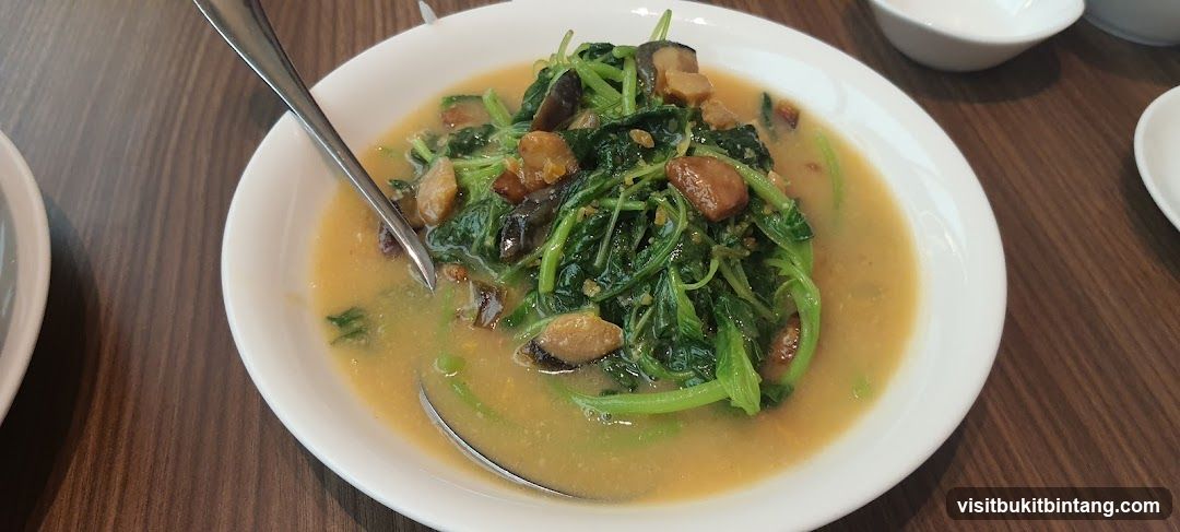 Stir-fried Greens with Mushrooms