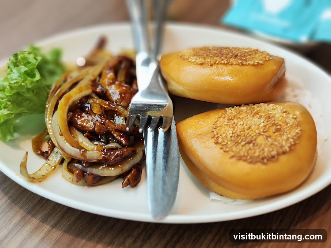 Savory Steamed Buns with Stir-Fried Meat and Onions