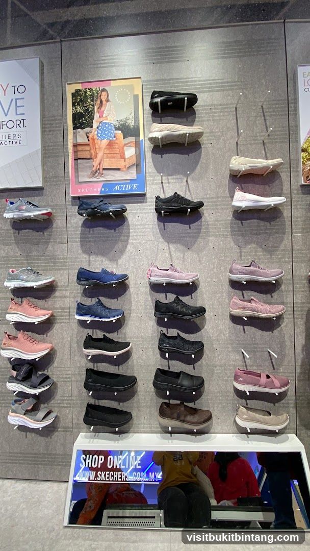 Skechers Shoe Display