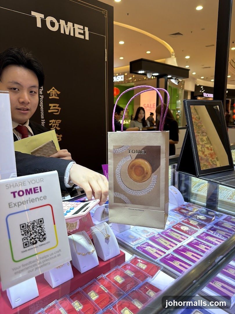 Tomei Jewelry Display