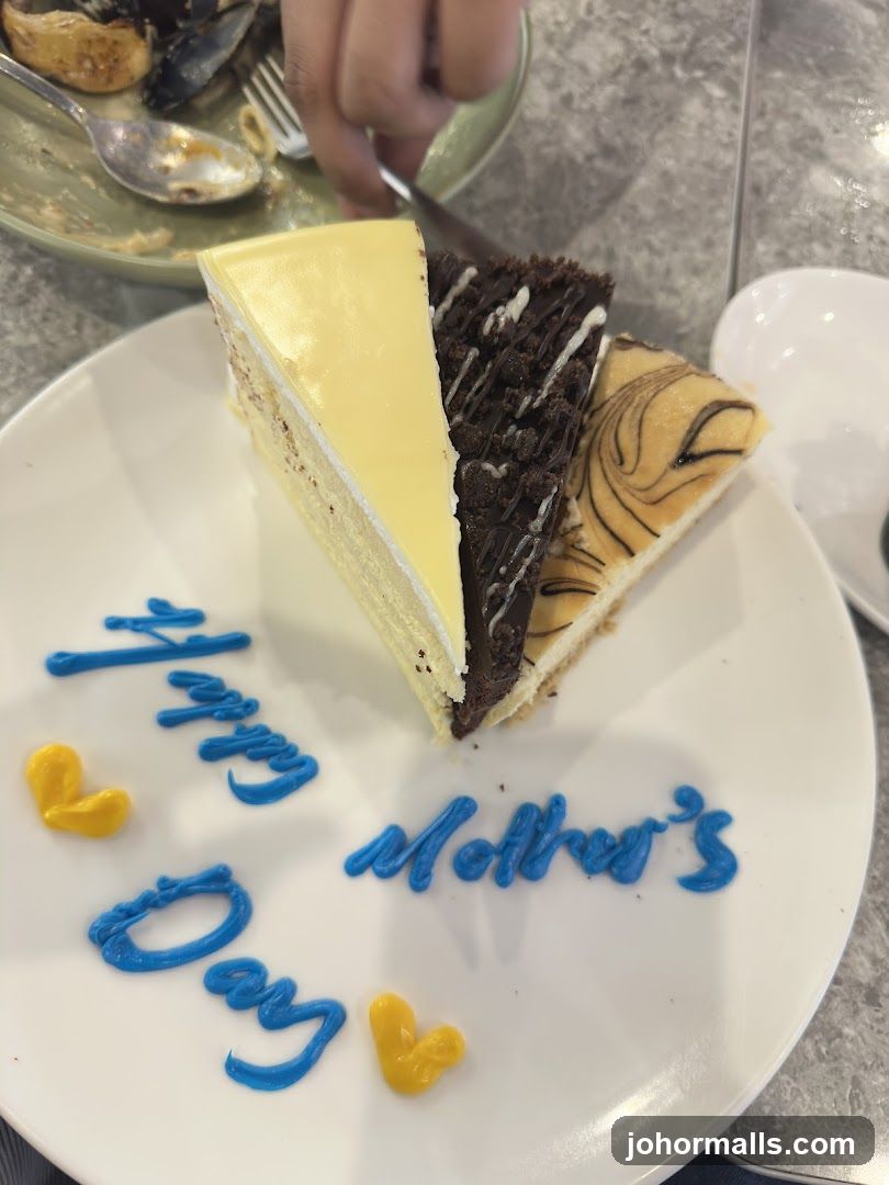 Dessert Plate with "Happy Mother's Day" Message