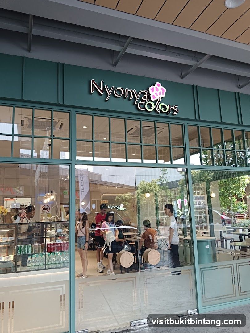 Nyonya Colors • Elmina Lakeside Mall