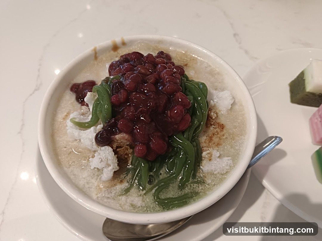 Dessert Bowl with Red Beans and Green Jelly