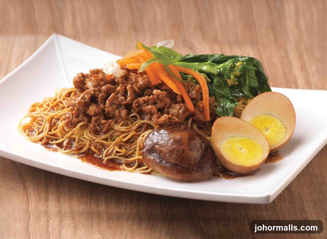 Noodles with Minced Meat and Eggs