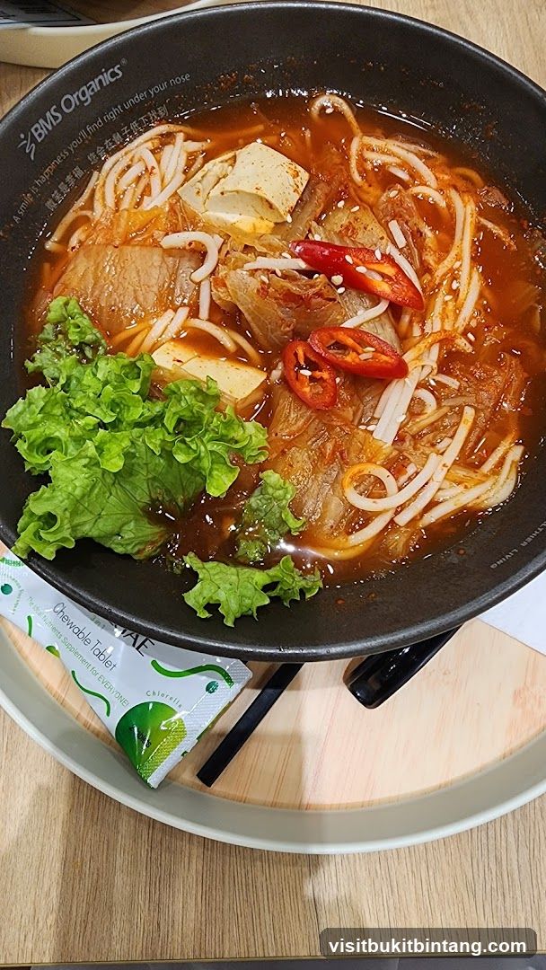 Kimchi Noodle Soup