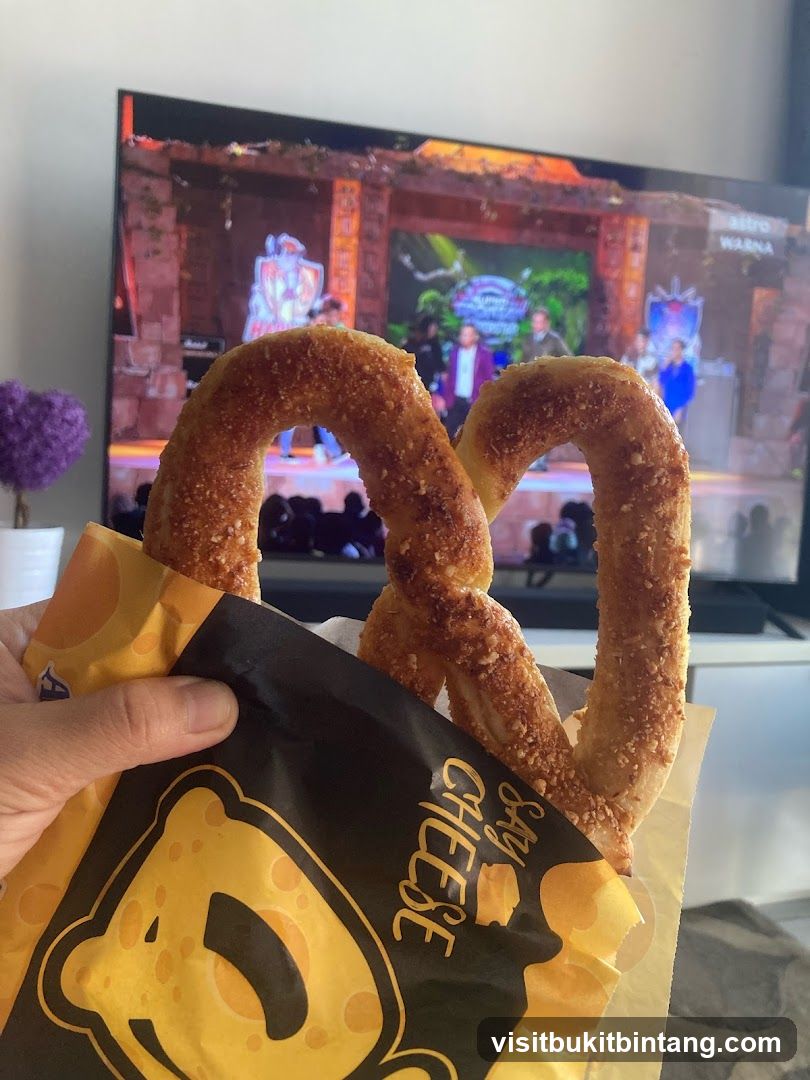 Pretzel with Cheese Branding