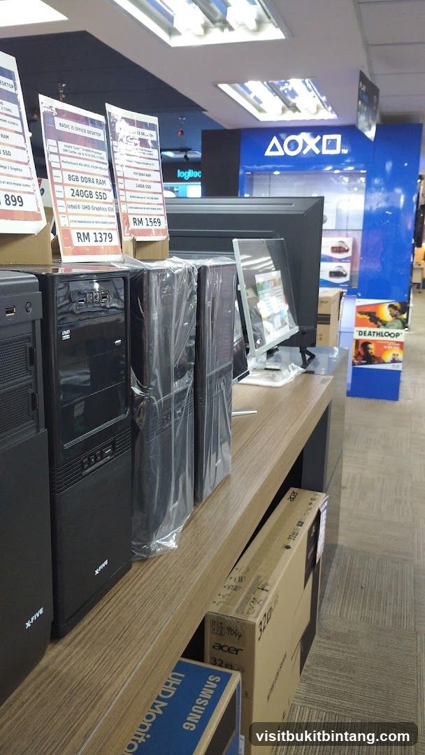 Computer Store Display